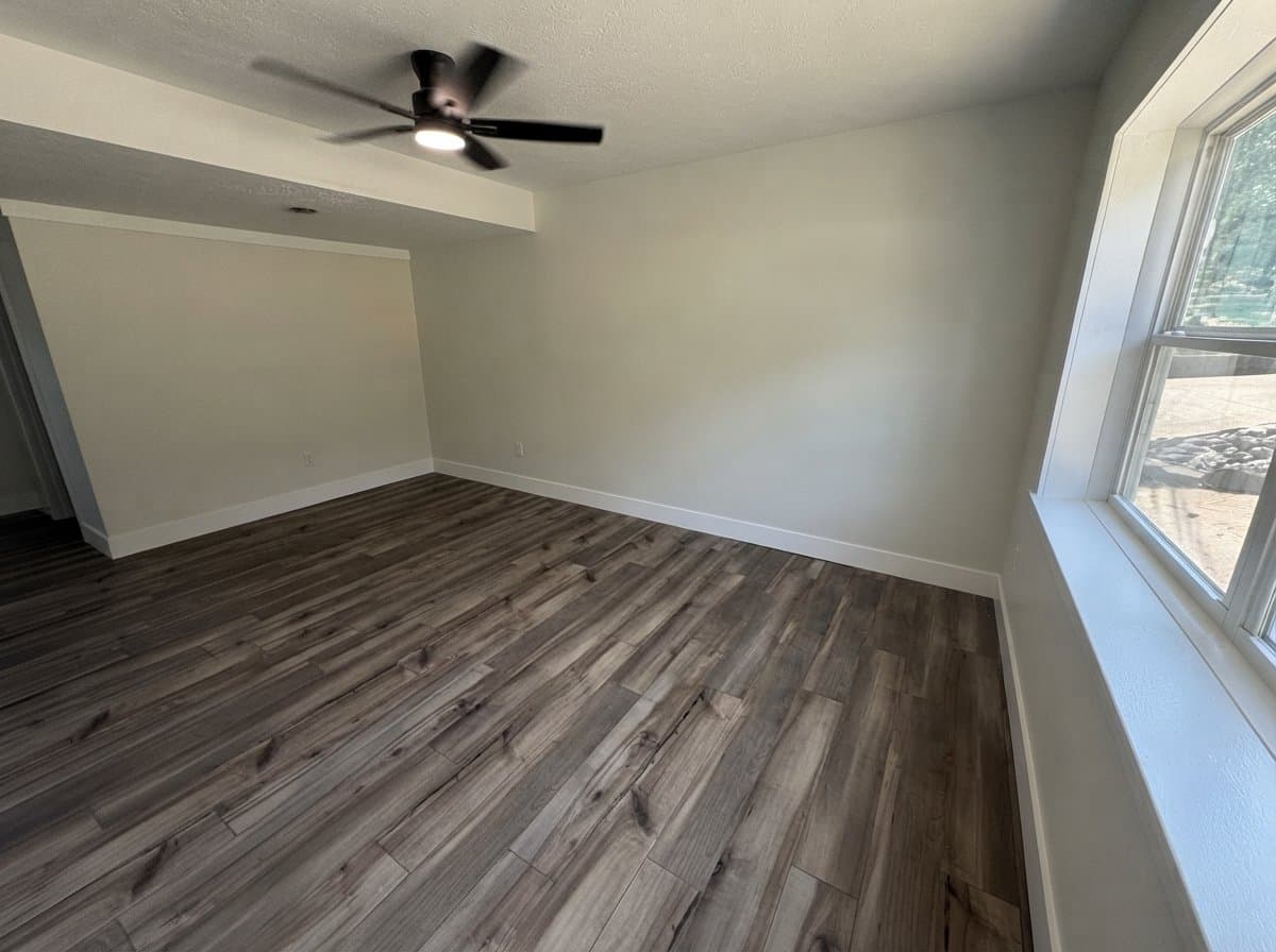 Radcliff House: 346 Valley View Dr
