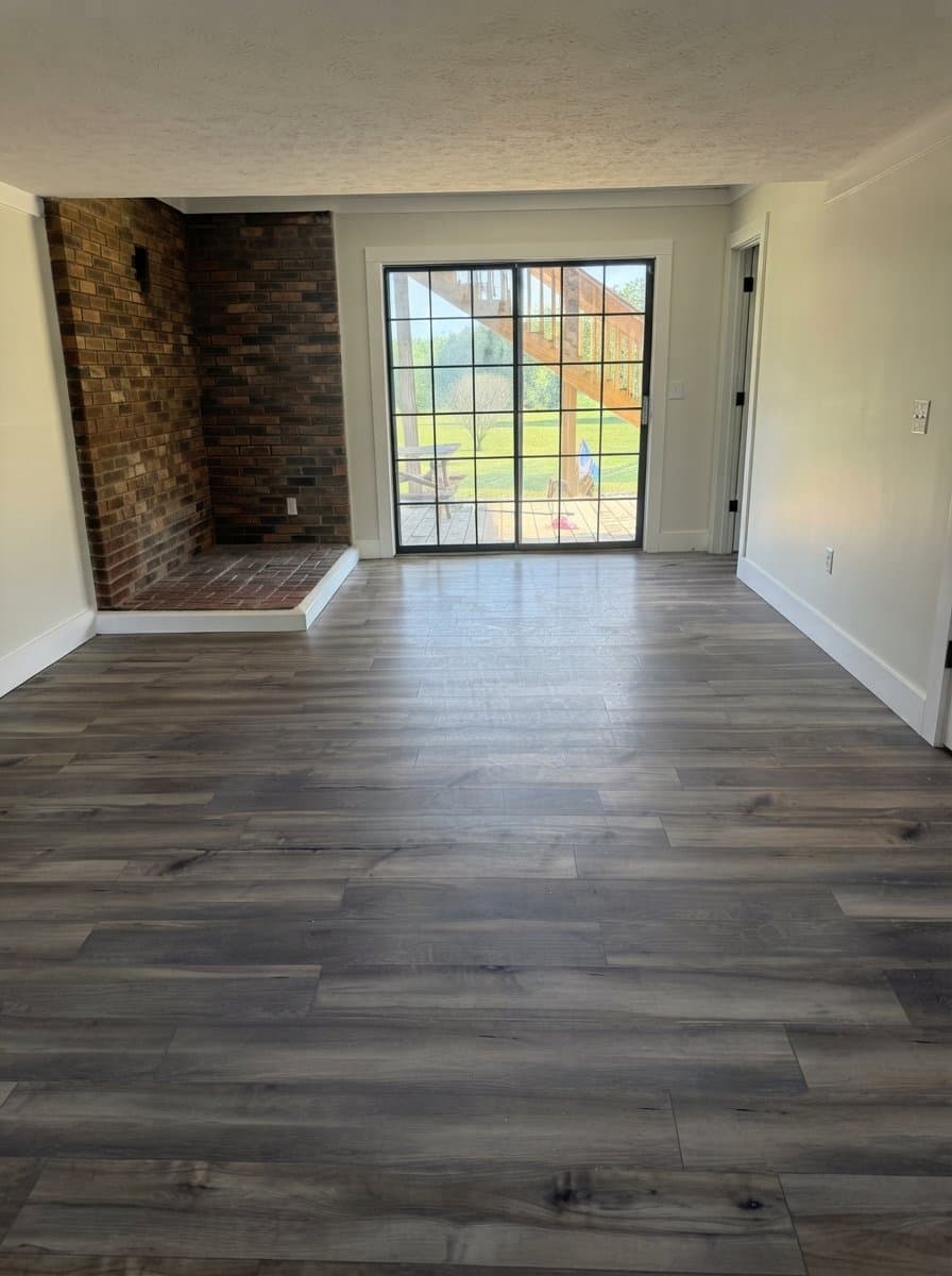 Radcliff House: 346 Valley View Dr
