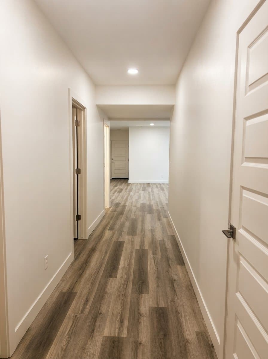 Riverton House: 12894 South Berlynn Dr