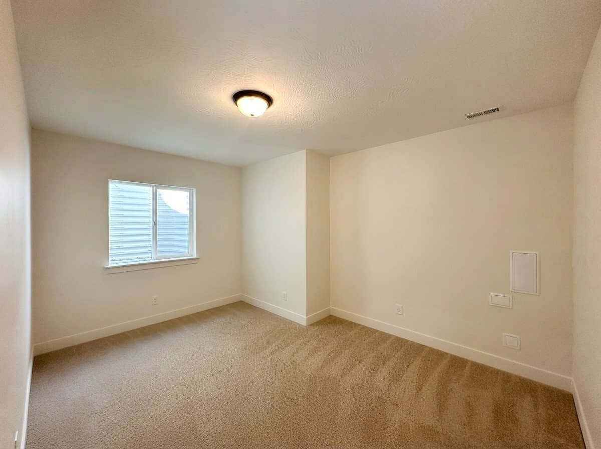 Riverton House: 12894 South Berlynn Dr