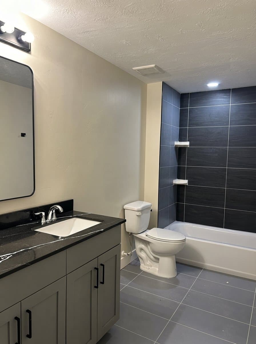 Riverton House: 12894 South Berlynn Dr