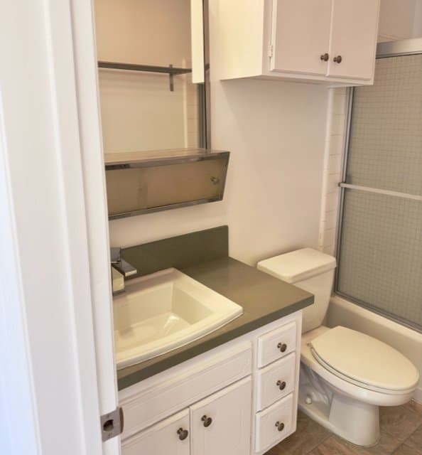 Los Angeles Apartment: 440 N Hayworth Ave