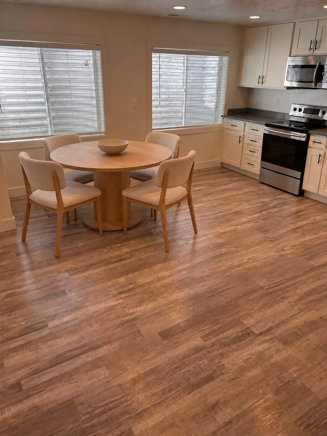 Vineyard House: 332 E 210 N
