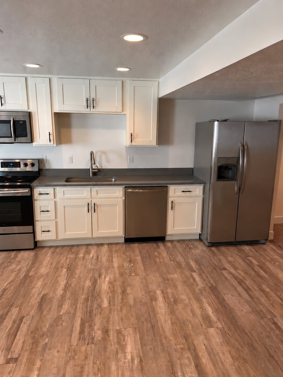 Vineyard House: 332 E 210 N