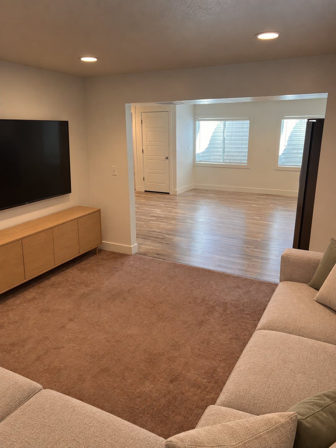 Vineyard House: 332 E 210 N