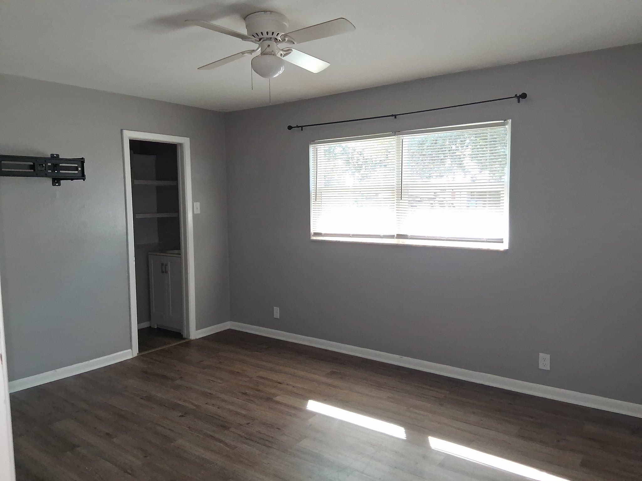 Dover House: 4827 Edmund Ct