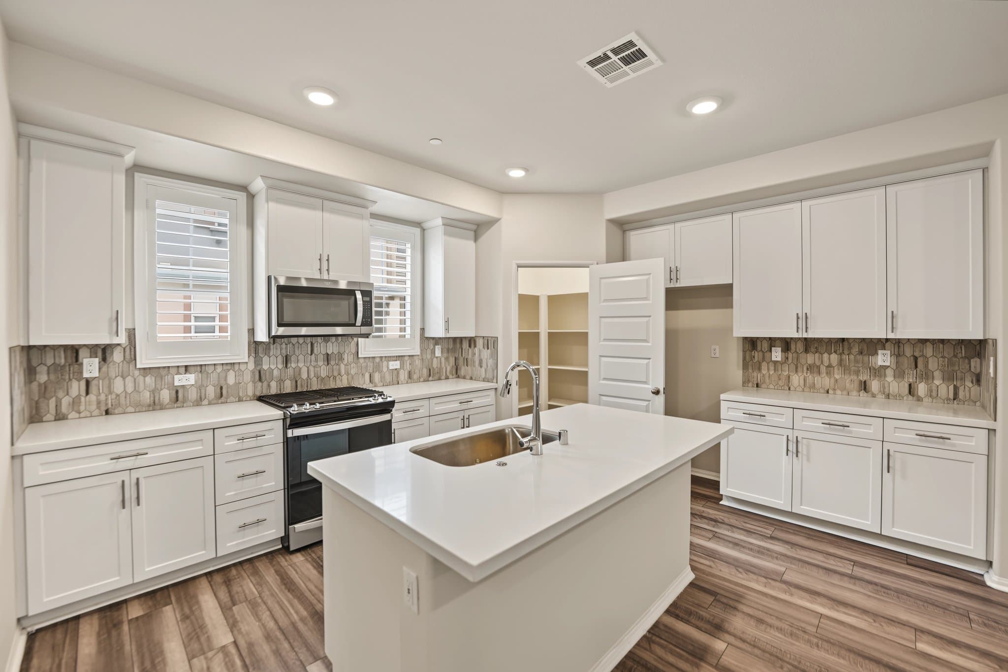 Temecula Townhome: 40815 Melrose Dr