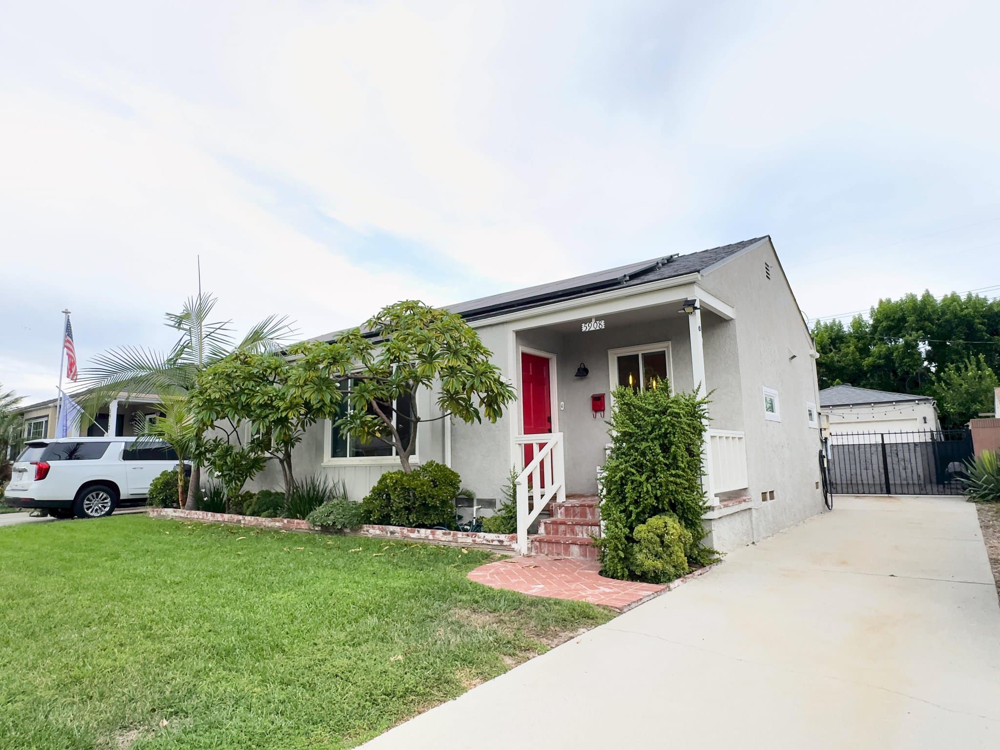 Lakewood House: 5908 Graywood Ave