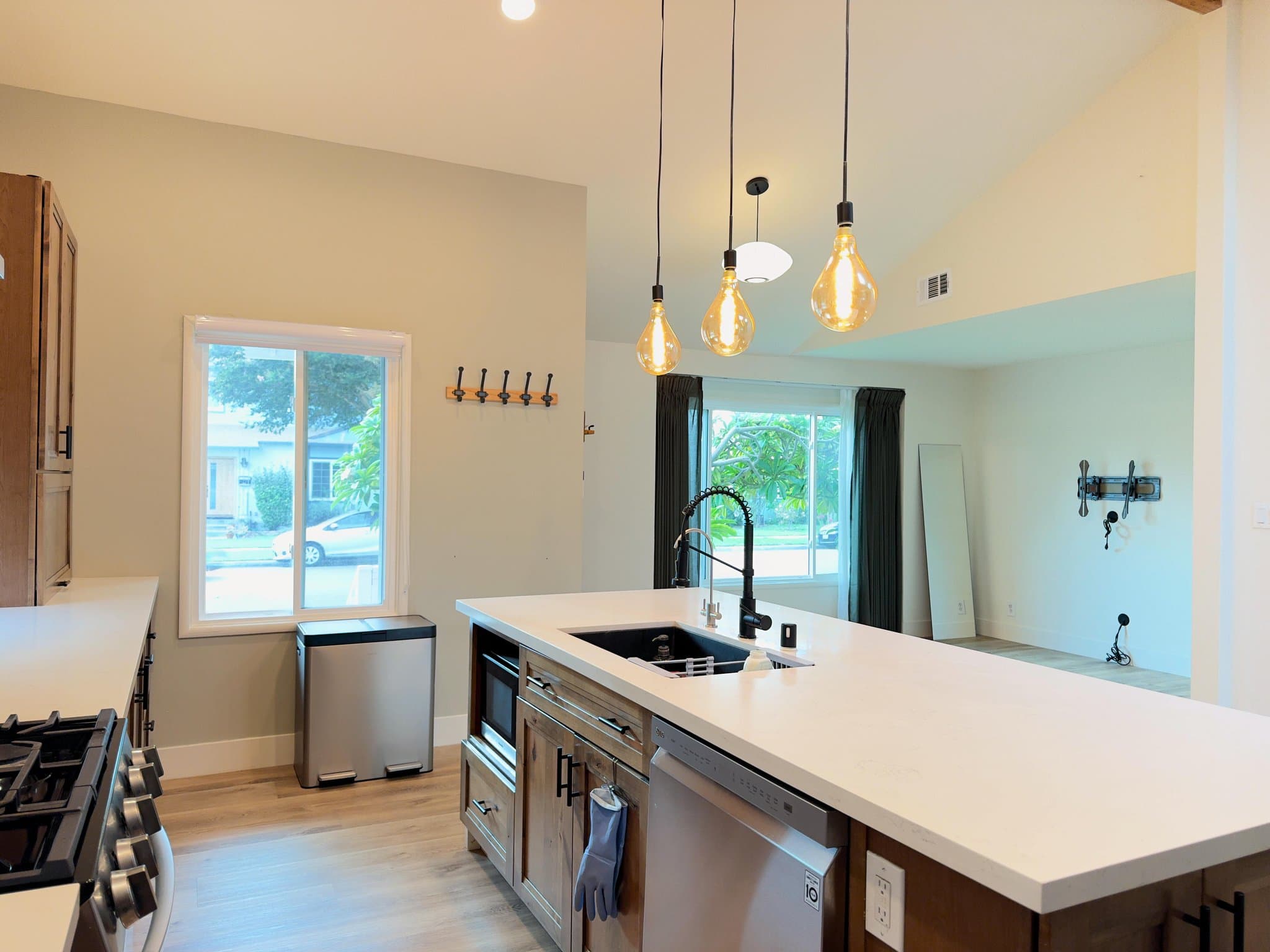 Lakewood House: 5908 Graywood Ave