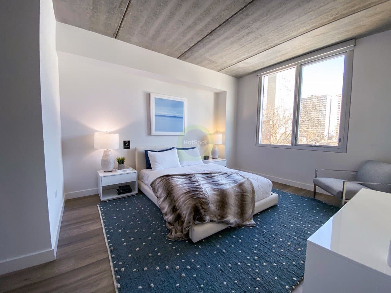 Chicago Condo: 745 W Sheridan Rd