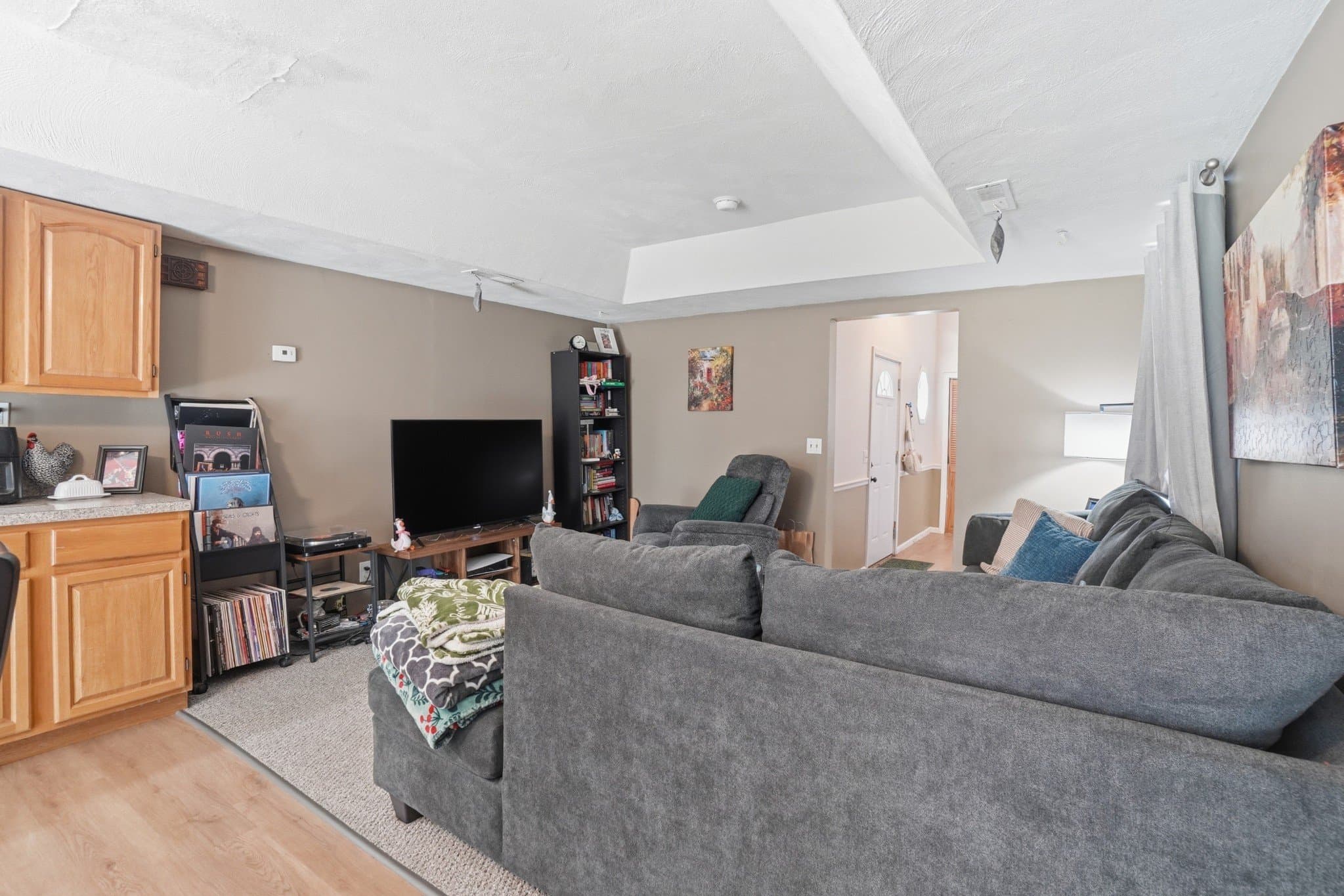 Warwick Multiplex: 205-207 Glen Dr