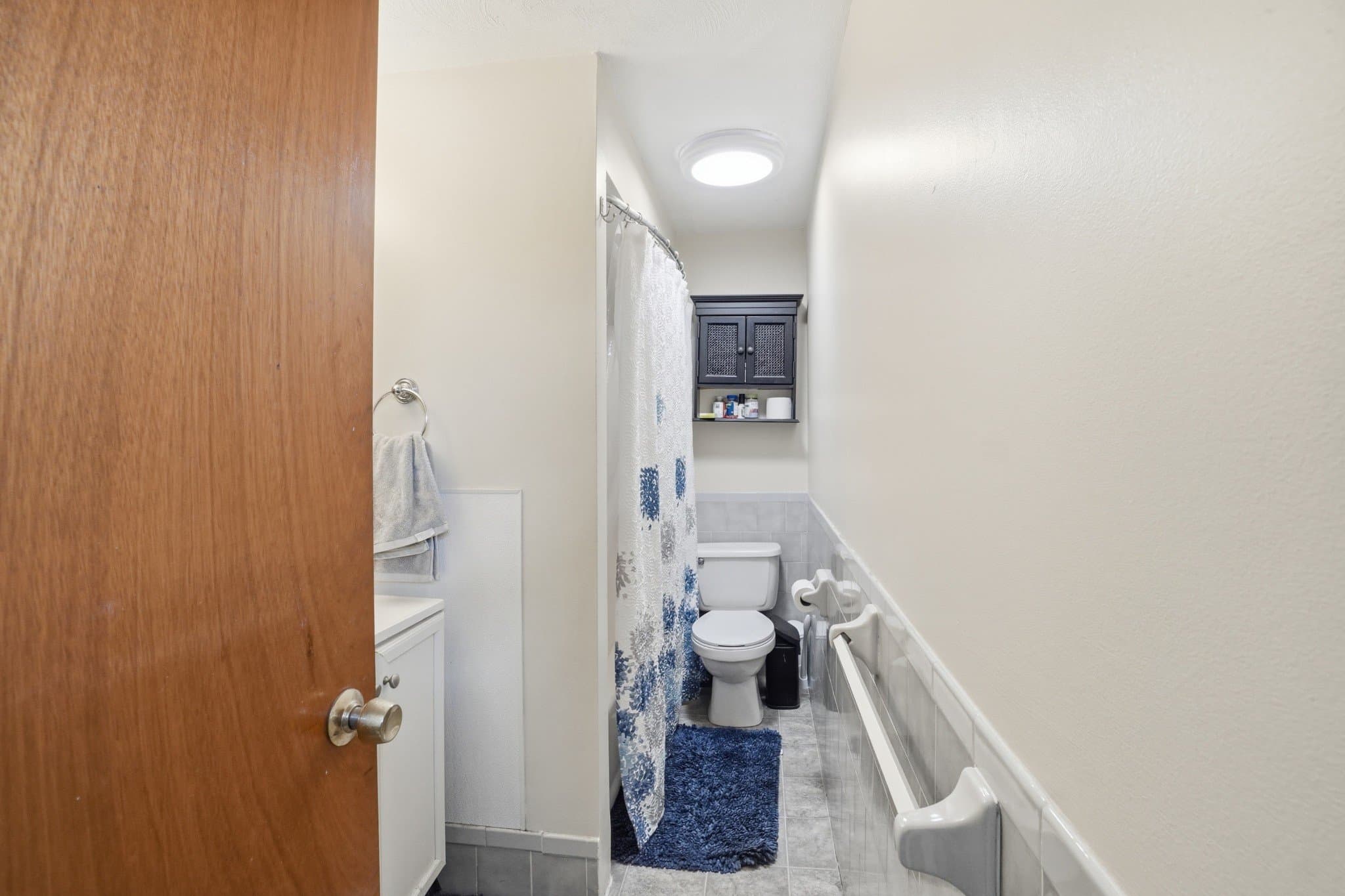 Warwick Multiplex: 205-207 Glen Dr