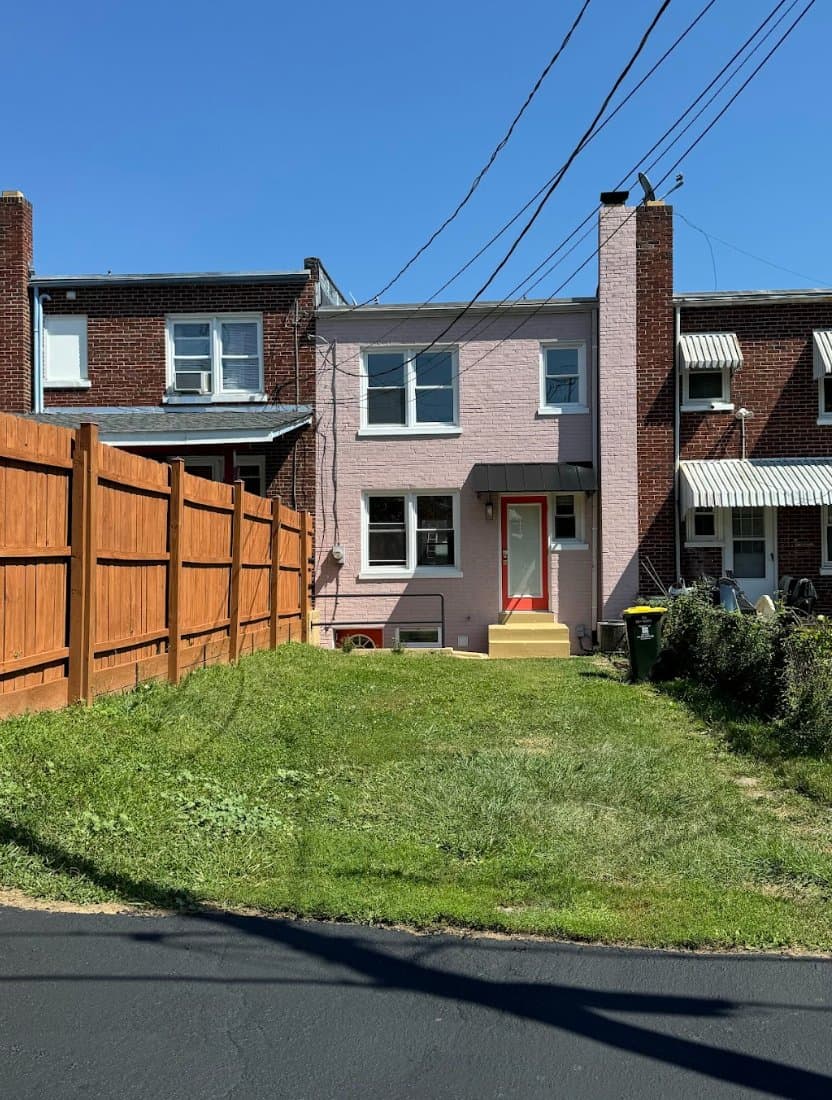 Lancaster Single Room: 720 South Plum Street