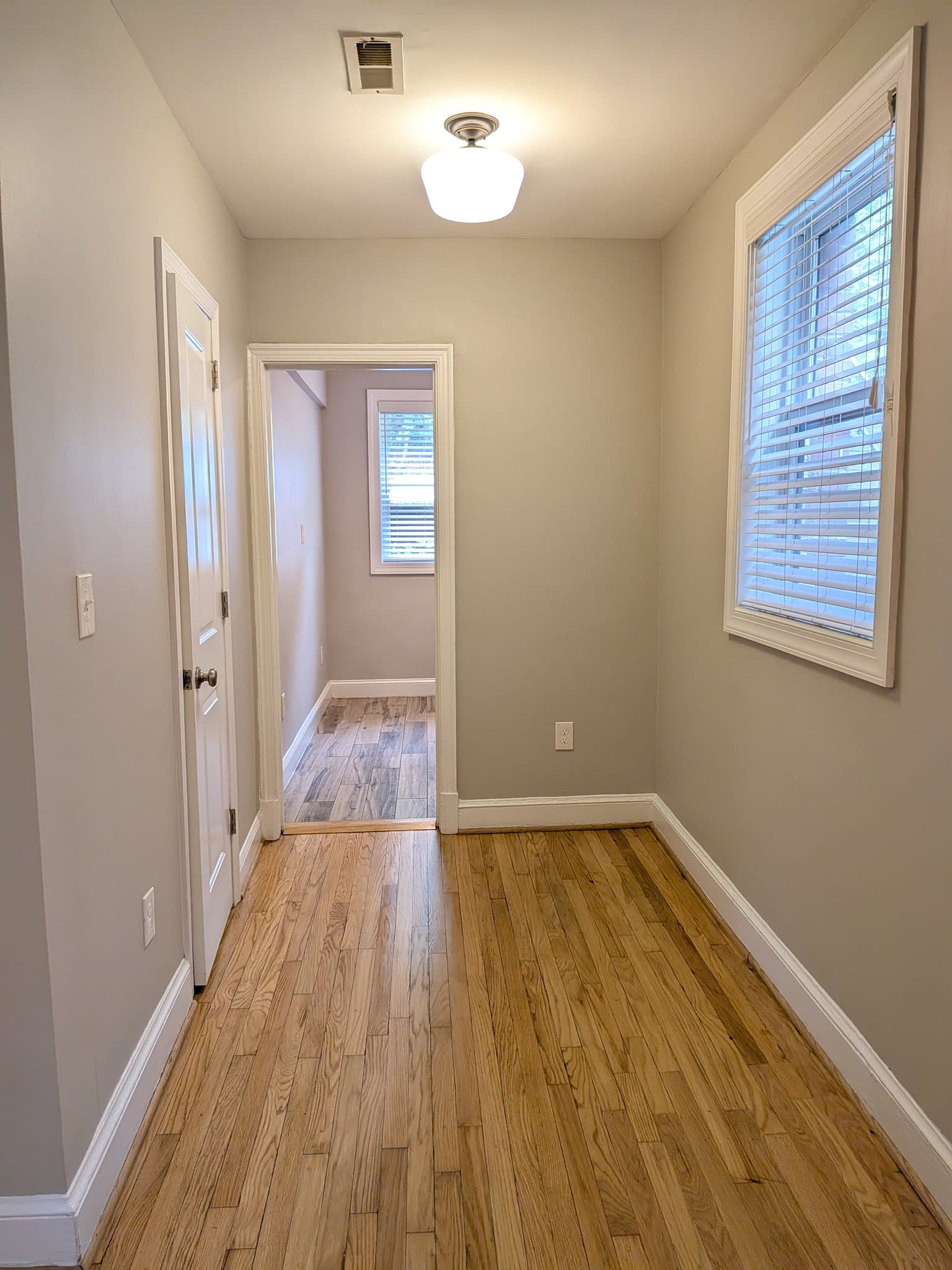 Washington Apartment: 4016 Calvert St NW