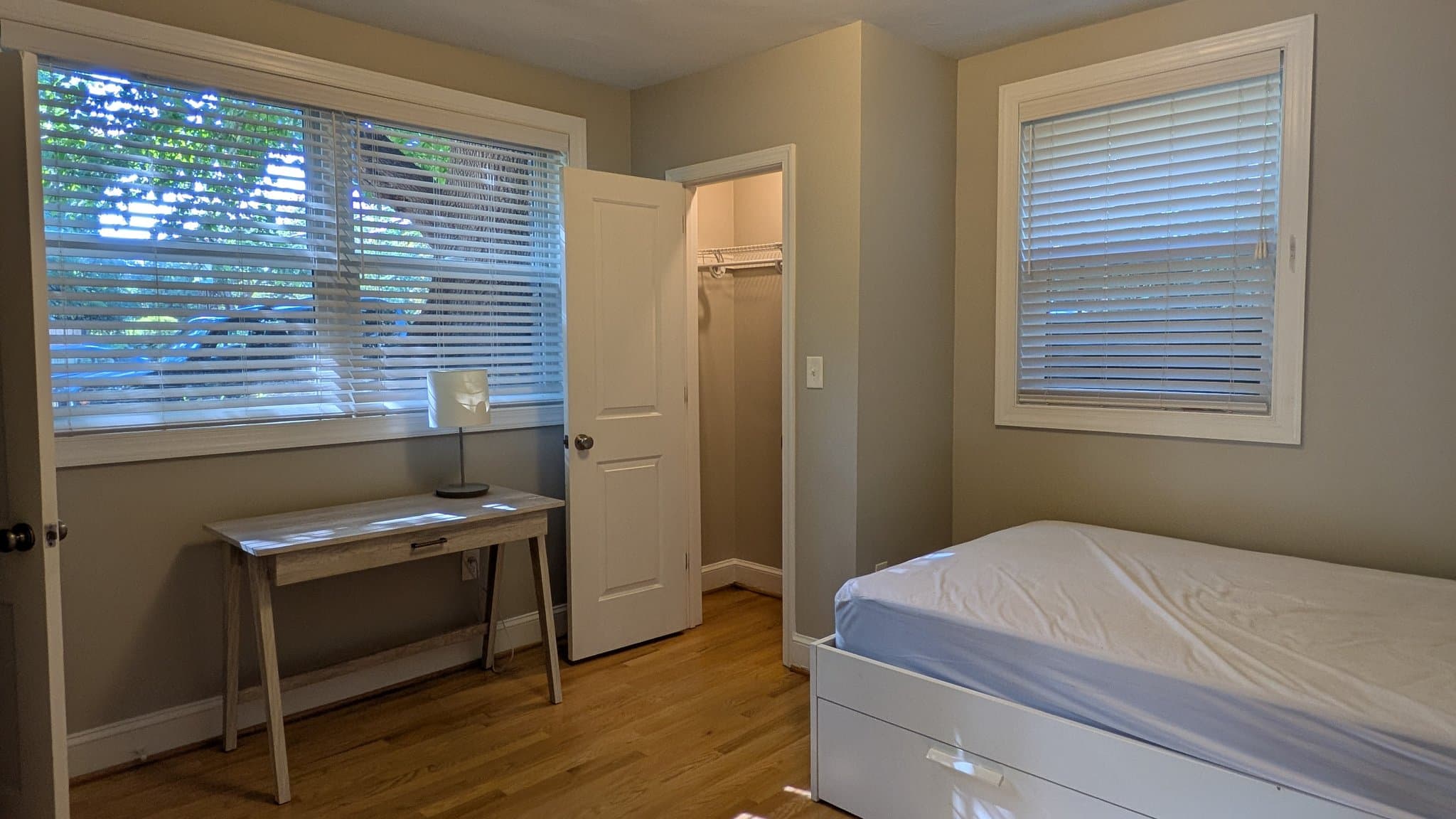 Washington Apartment: 4016 Calvert St NW