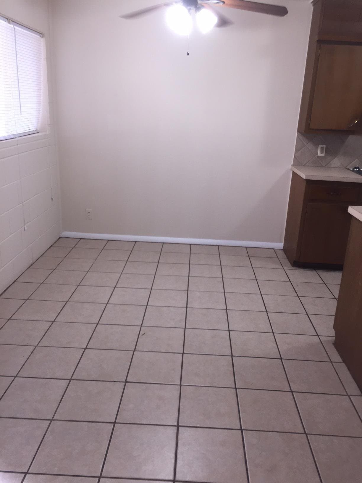 Tulsa Apartment: 1611 S Riverside Dr