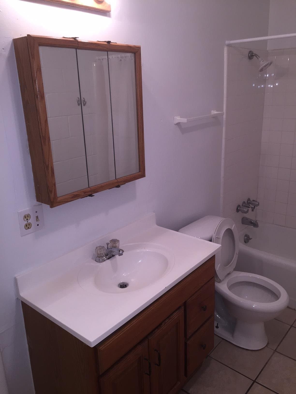 Tulsa Apartment: 1611 S Riverside Dr