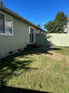 Tumwater House: 1631 Bishop Rd SW