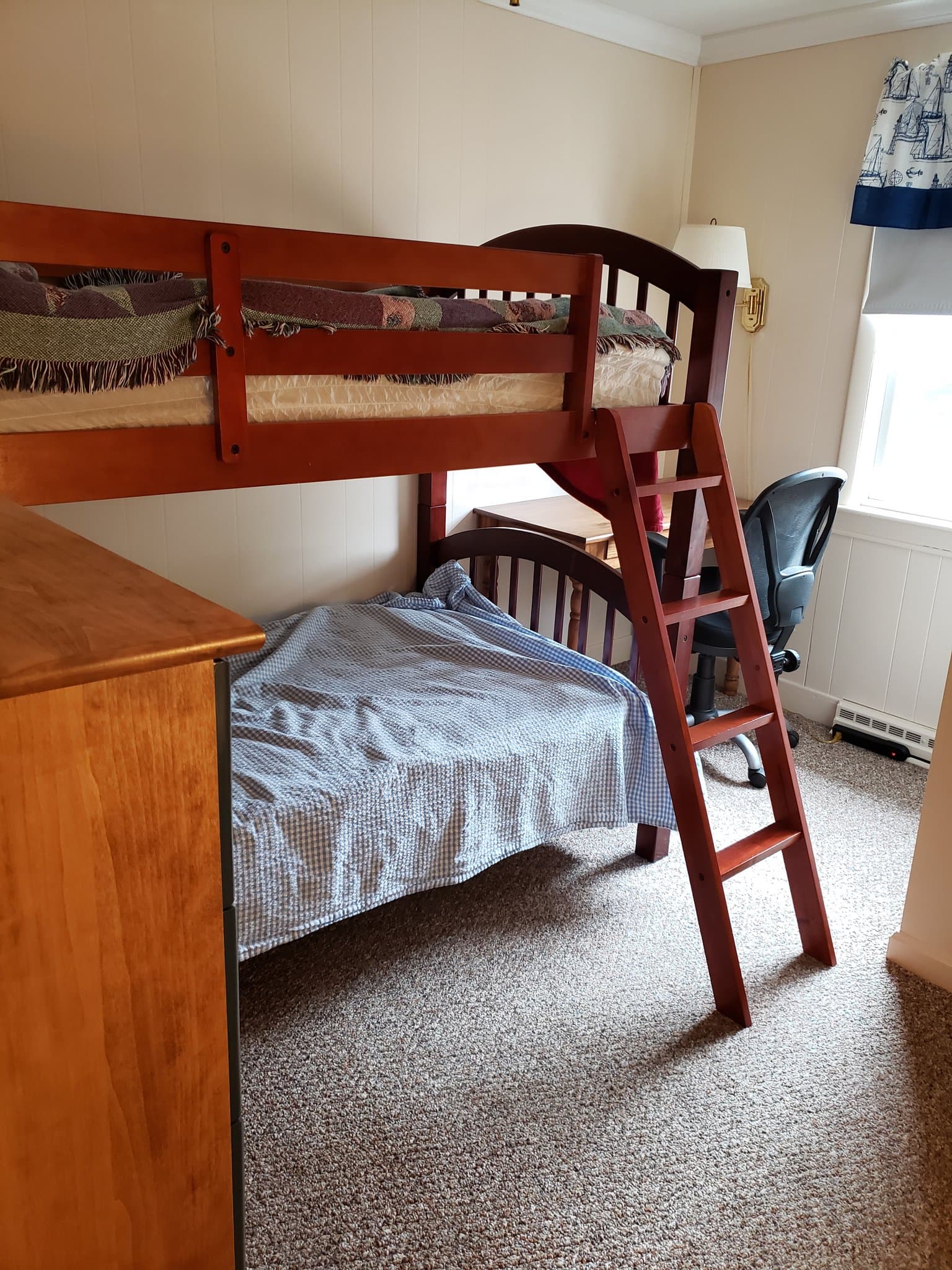 Dennisport House: 49 Cornell Dr