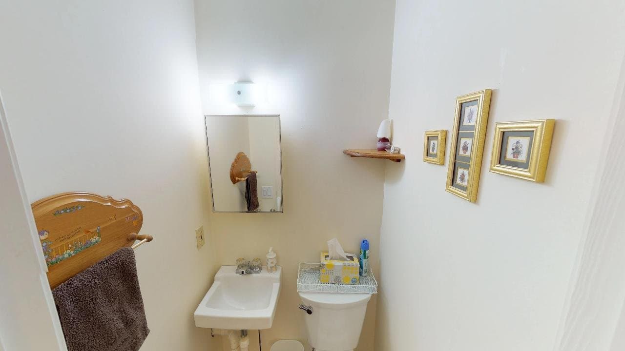 Dennisport House: 49 Cornell Dr