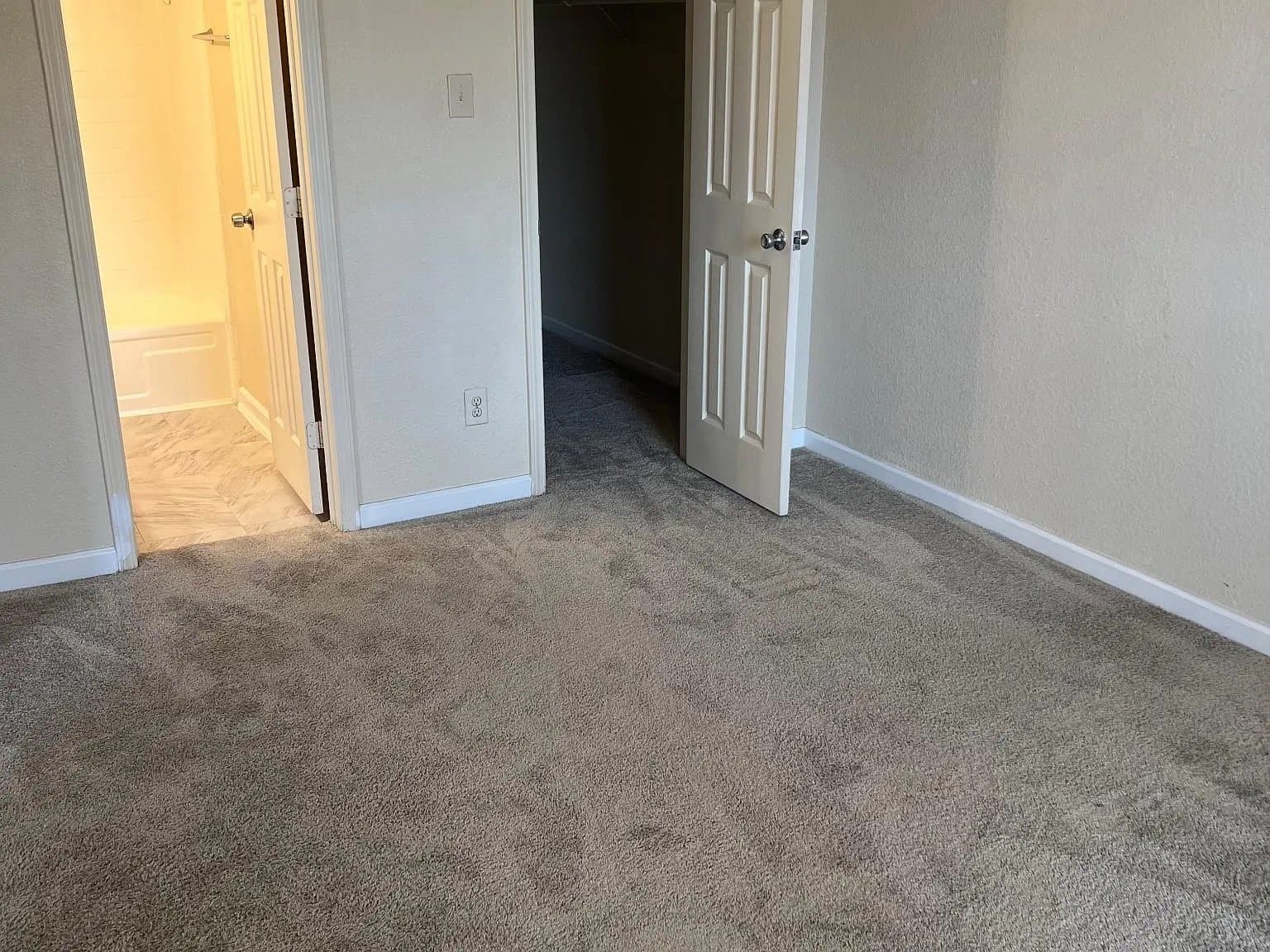 Houston Condo: 8100 Creekbend Dr