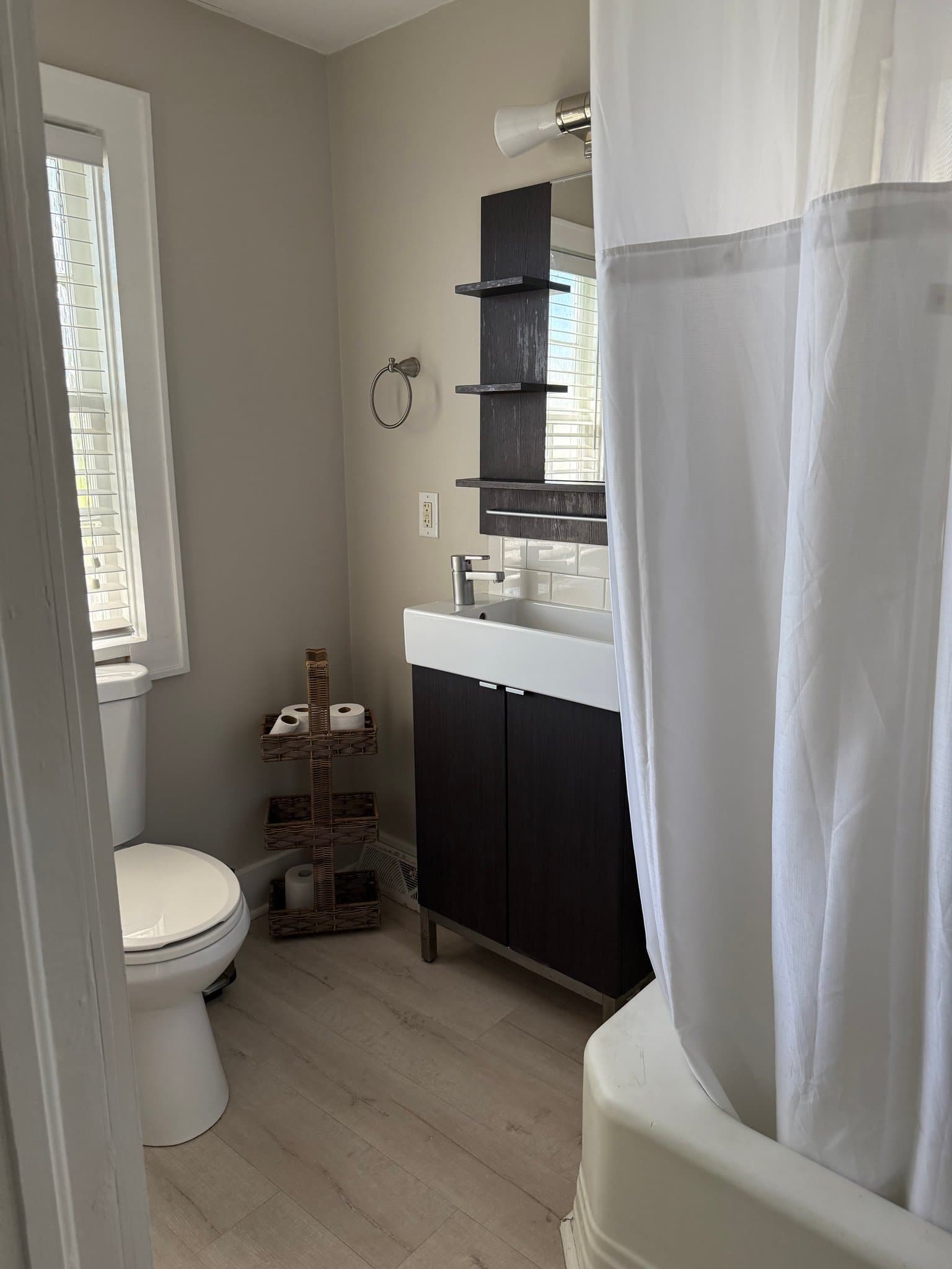 Charleston House: 3706 Priscilla St