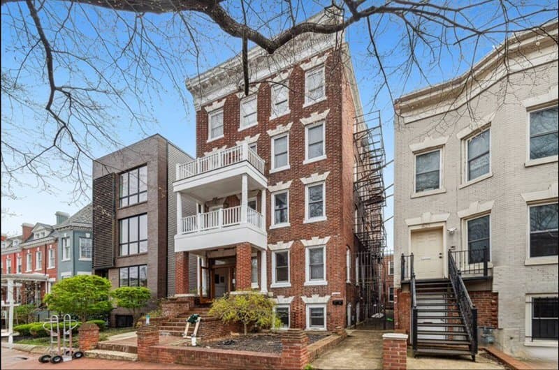 Washington Apartment: 623 5th Street NE