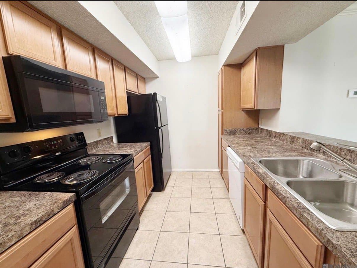 Baton Rouge Condo: 8155 Jefferson Hwy