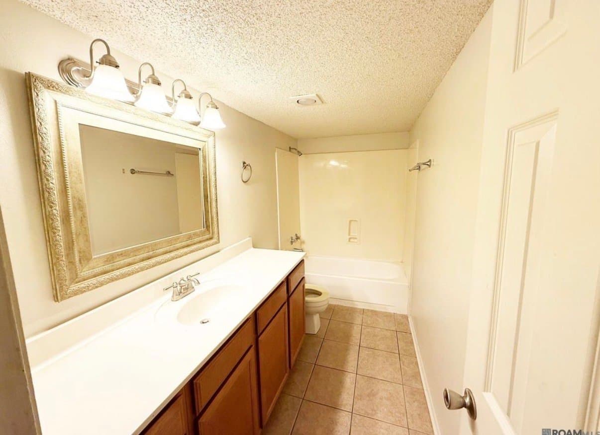 Baton Rouge Condo: 8155 Jefferson Hwy