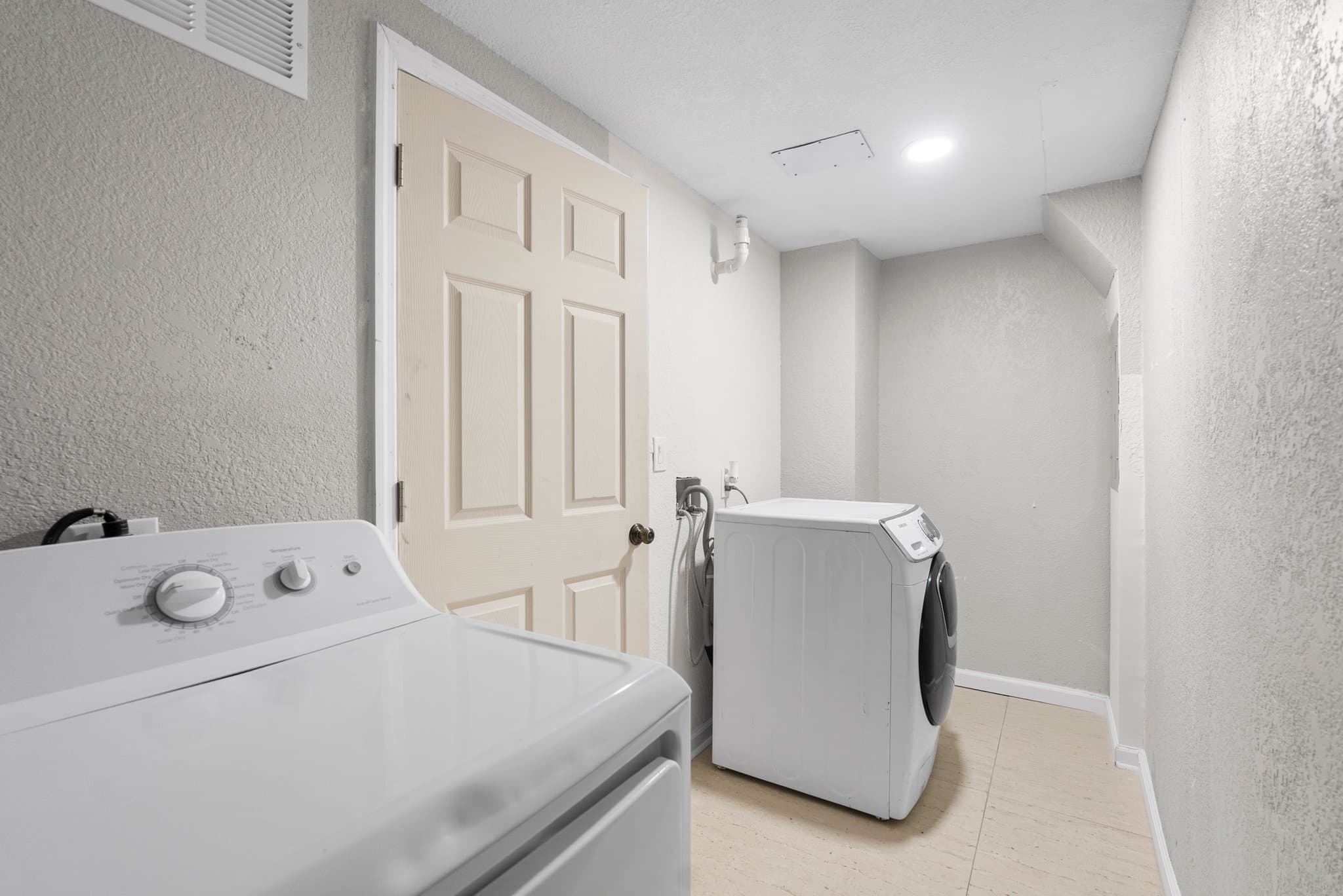 Jacksonville Single Room: 6878 Lenox Avenue