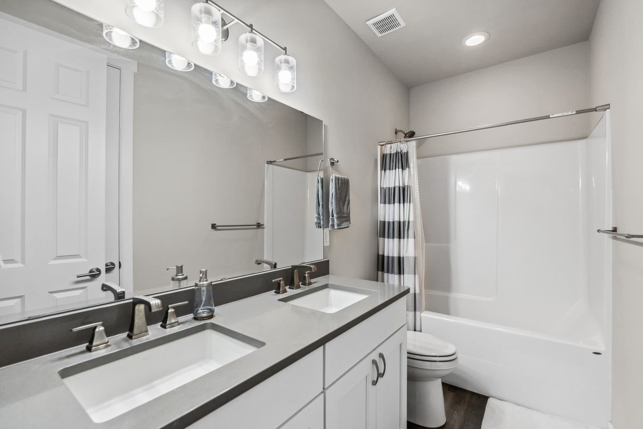 Gig Harbor House: 9844 Prospect Pl
