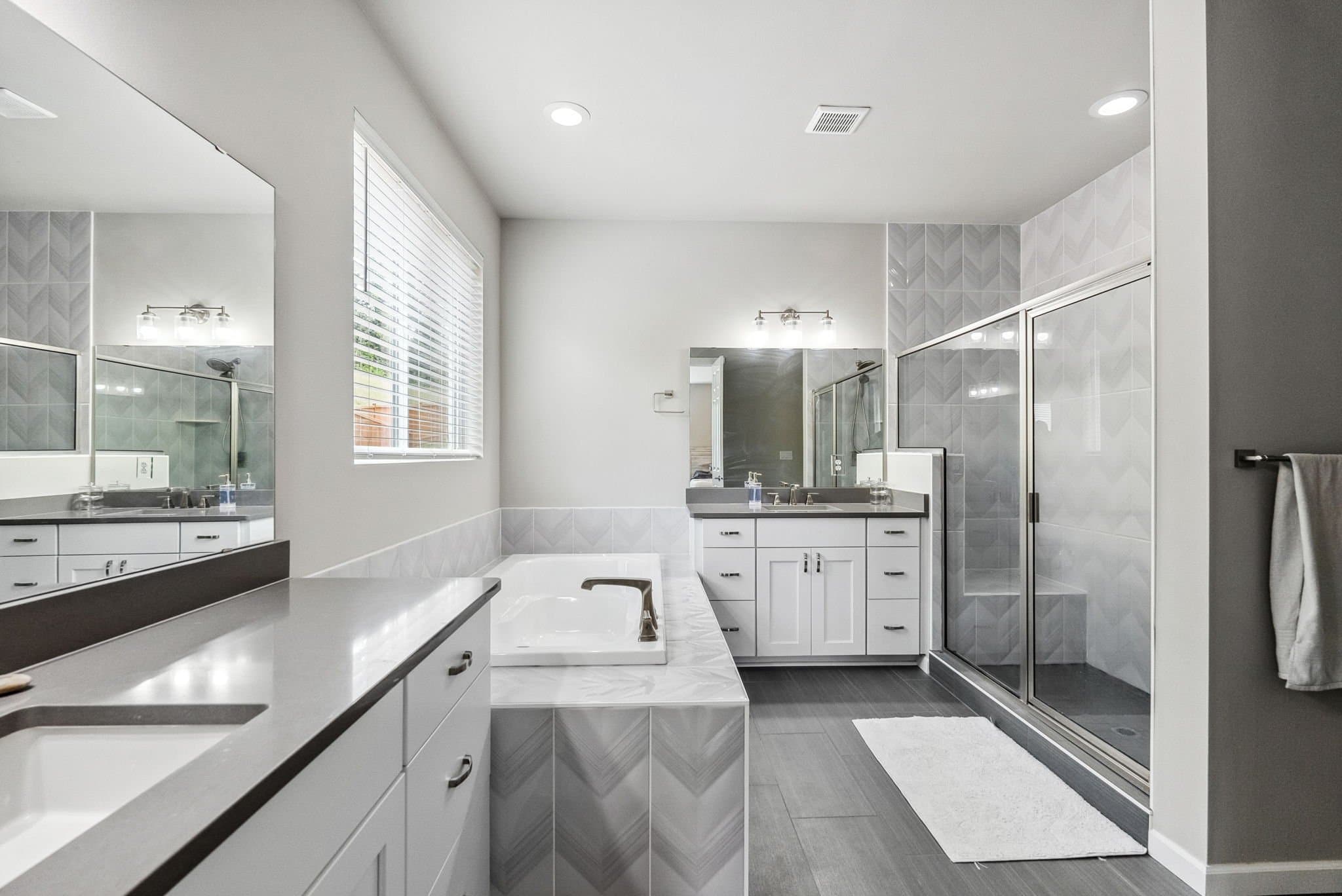 Gig Harbor House: 9844 Prospect Pl