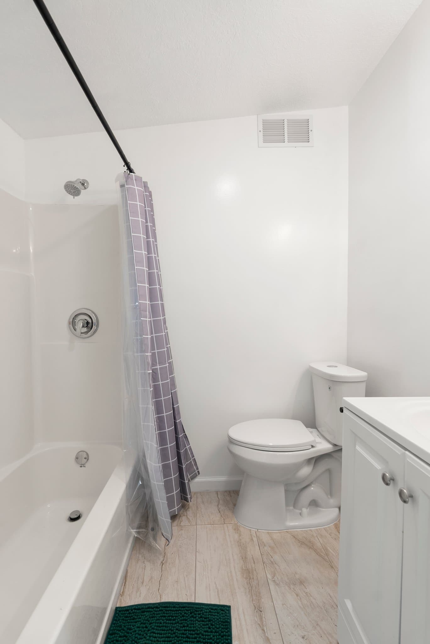 Jacksonville Single Room: 6878 Lenox Avenue