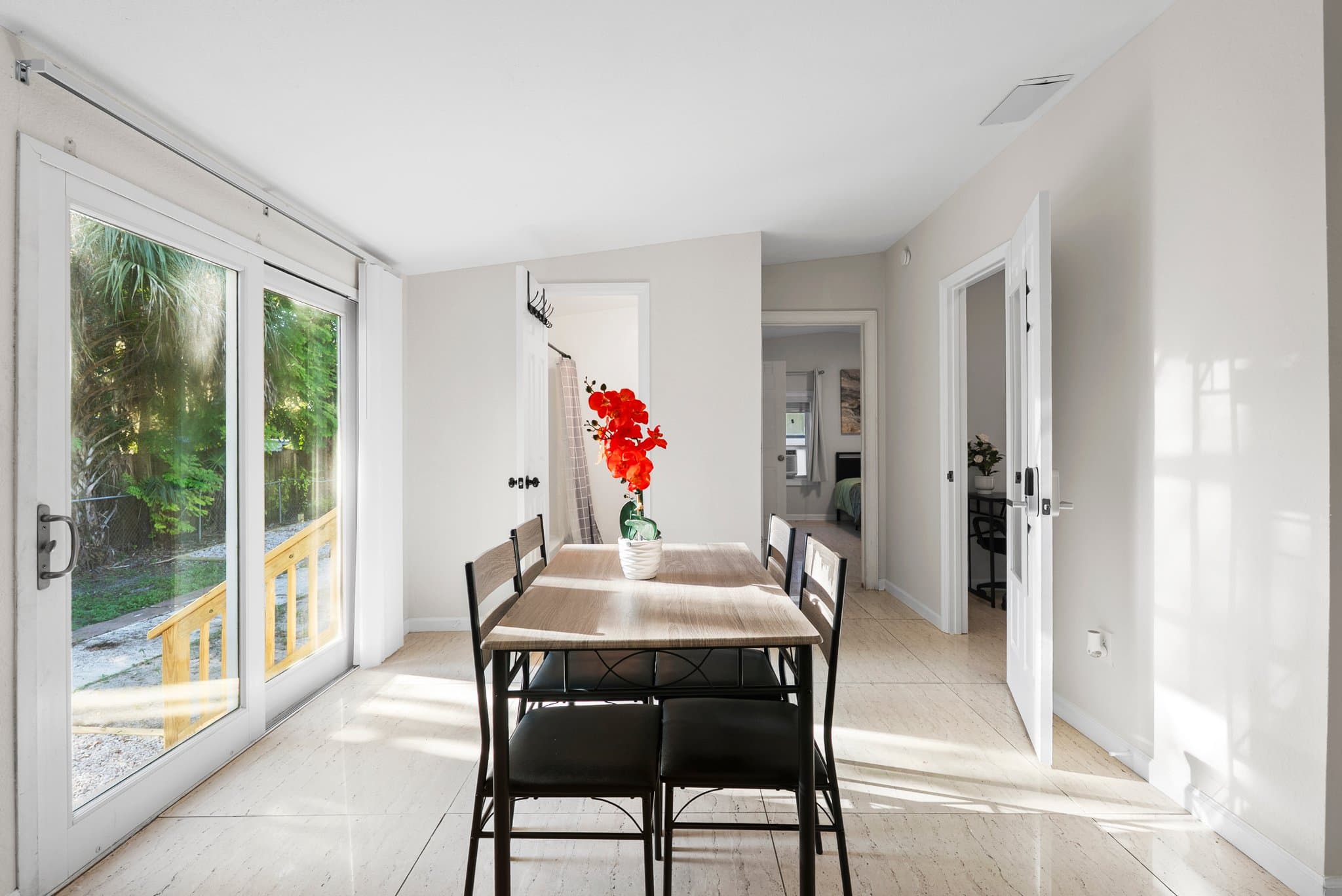 Jacksonville Single Room: 6878 Lenox Avenue