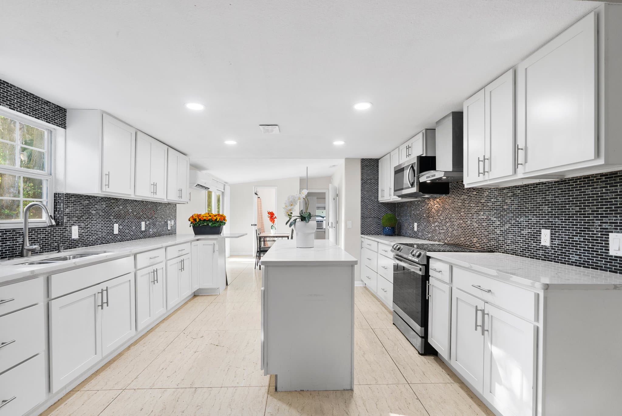 Jacksonville Single Room: 6878 Lenox Avenue