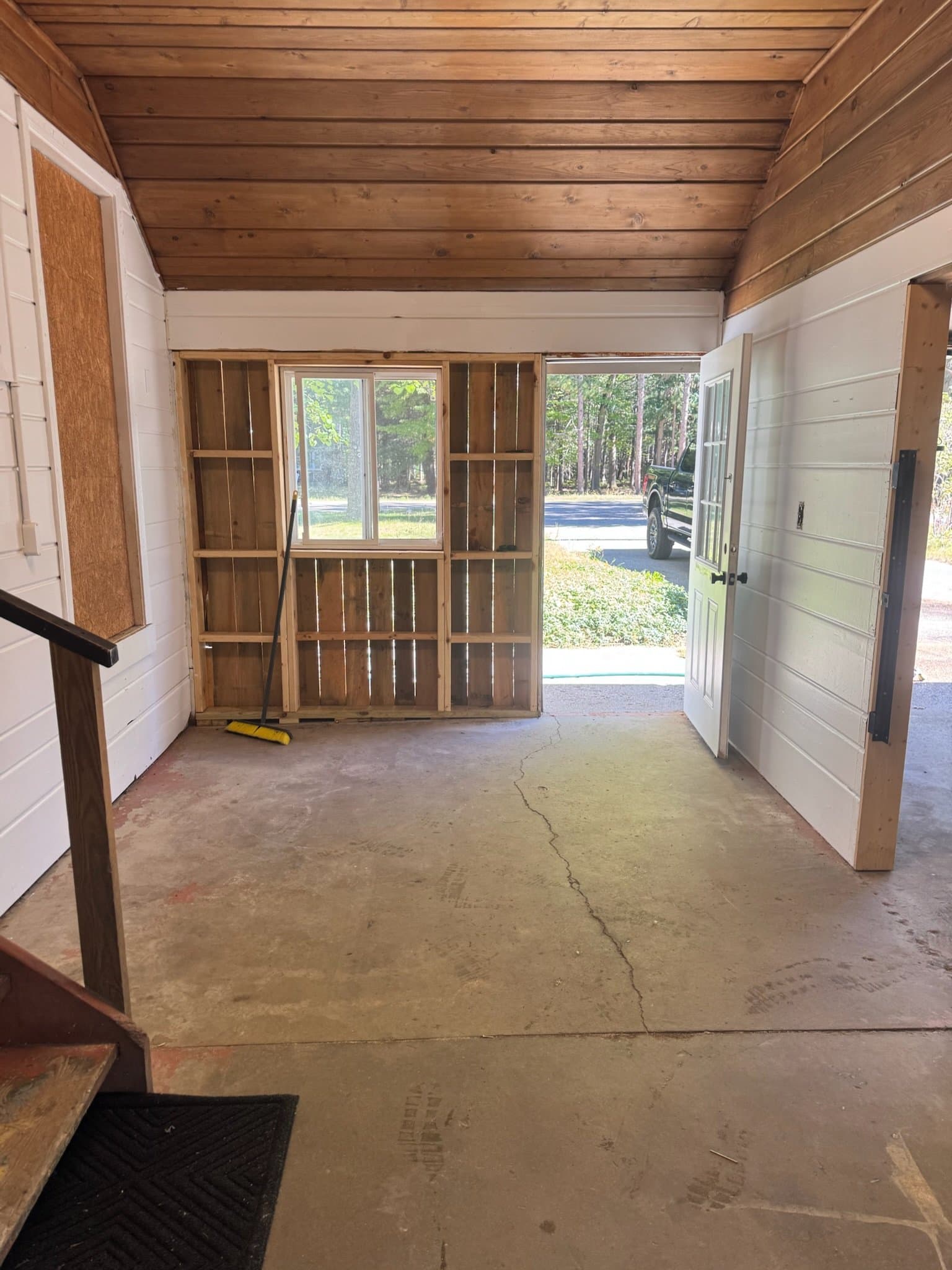 Prudenville House: 3350 S Gladwin Rd