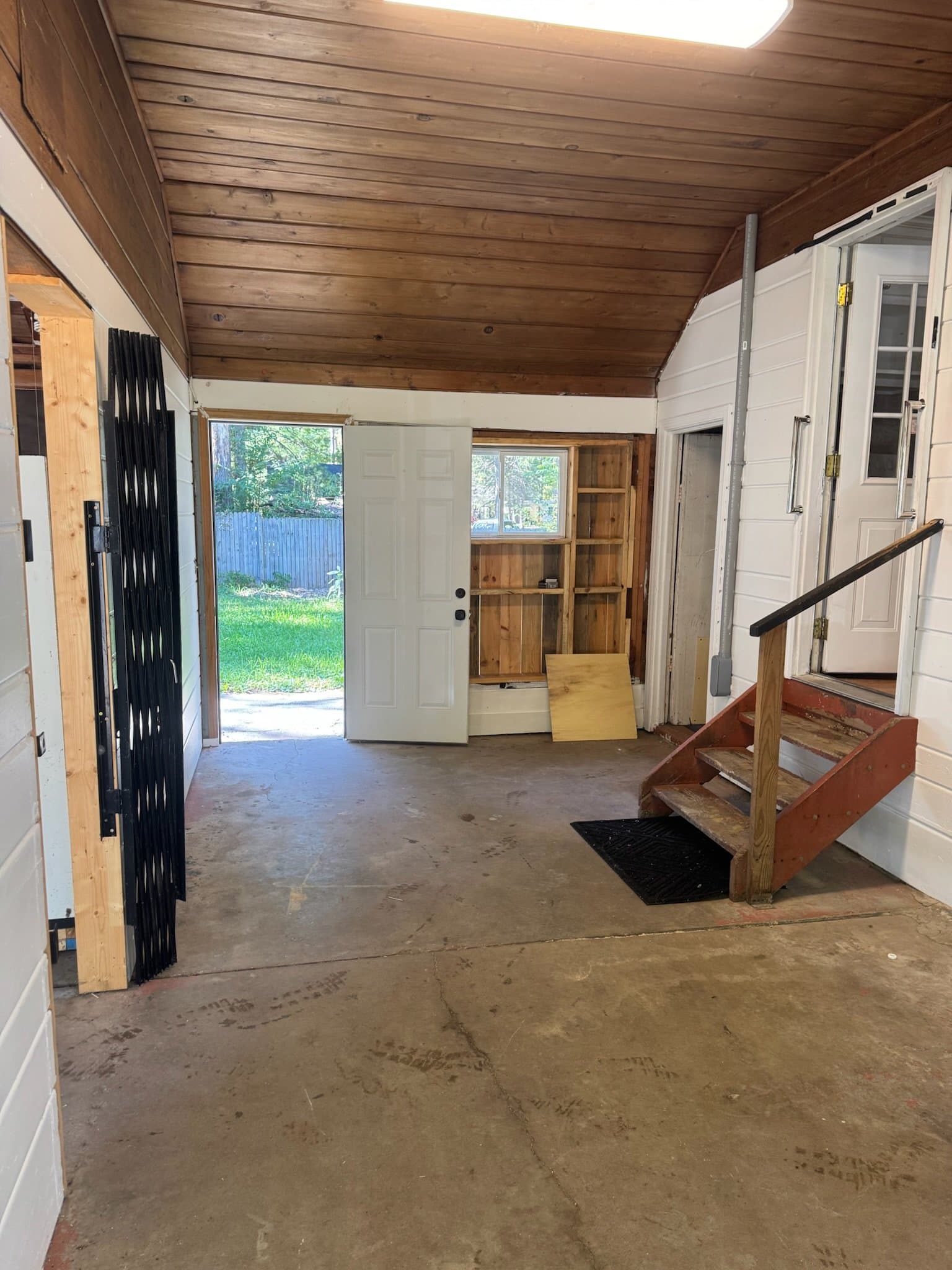 Prudenville House: 3350 S Gladwin Rd