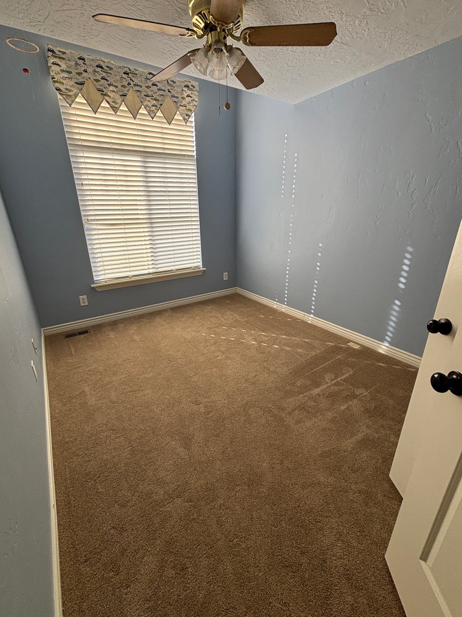 South Jordan Townhome: 10422 S Sage Luigi Ct