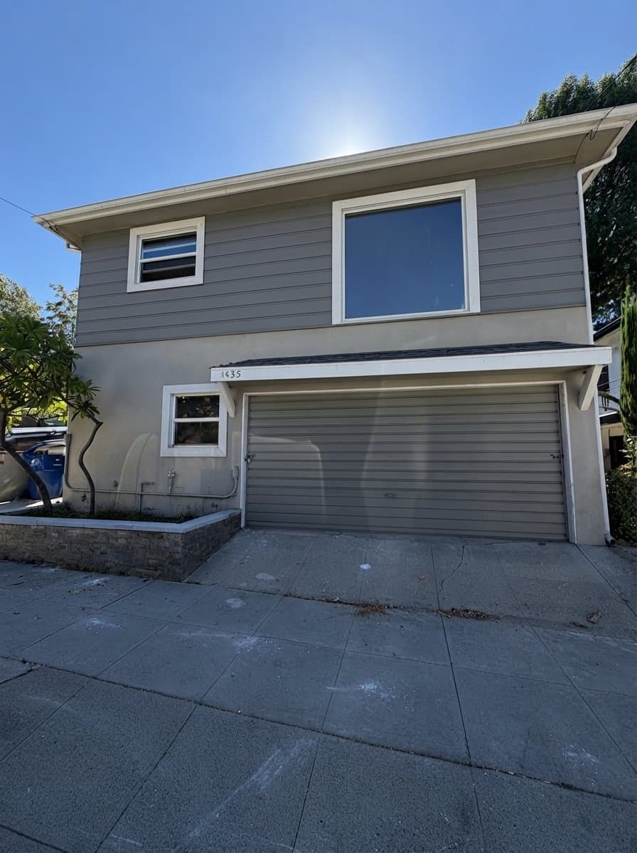Los Angeles House: 1435 El Paso Dr
