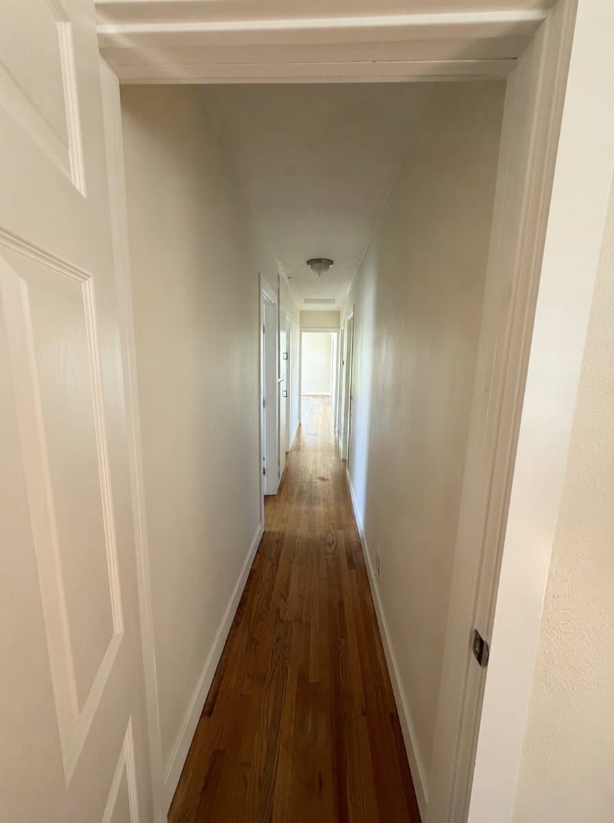 Los Angeles House: 1435 El Paso Dr