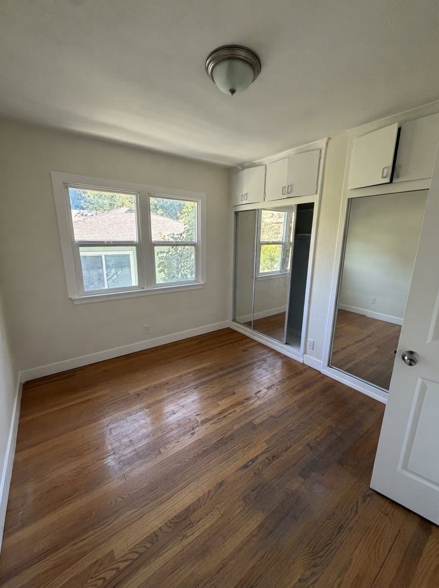 Los Angeles House: 1435 El Paso Dr
