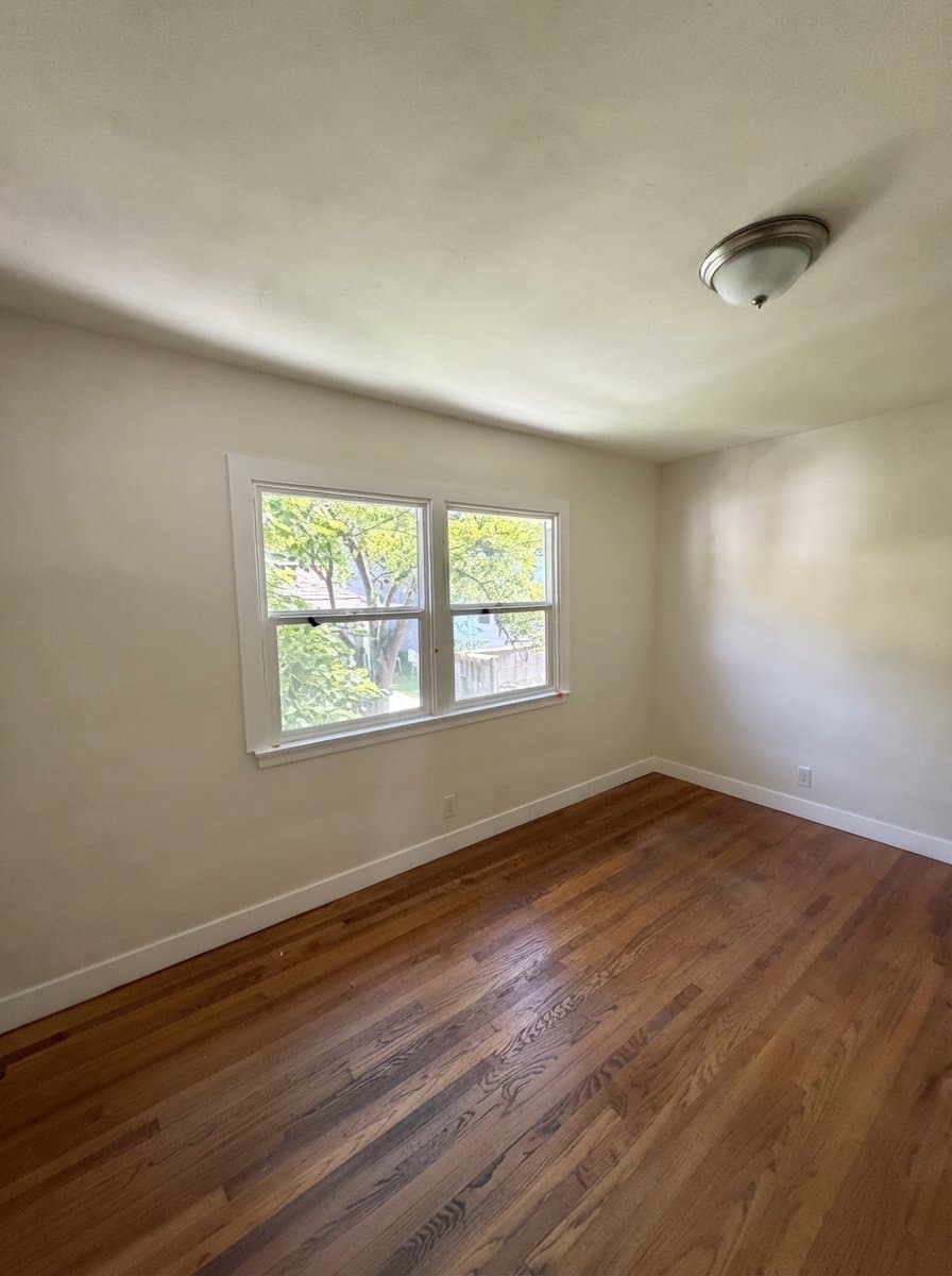 Los Angeles House: 1435 El Paso Dr
