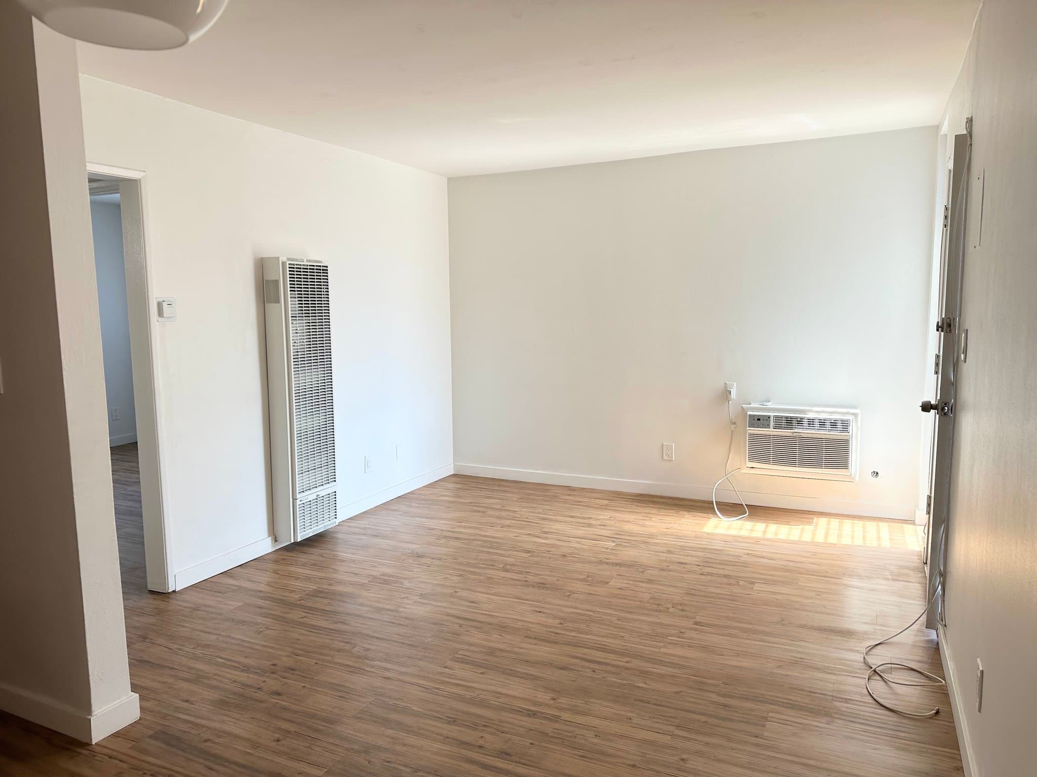 Los Angeles Apartment: 936 Wilcox Avenue