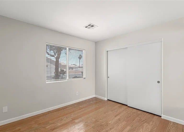 North Las Vegas House: 5422 Iberville St
