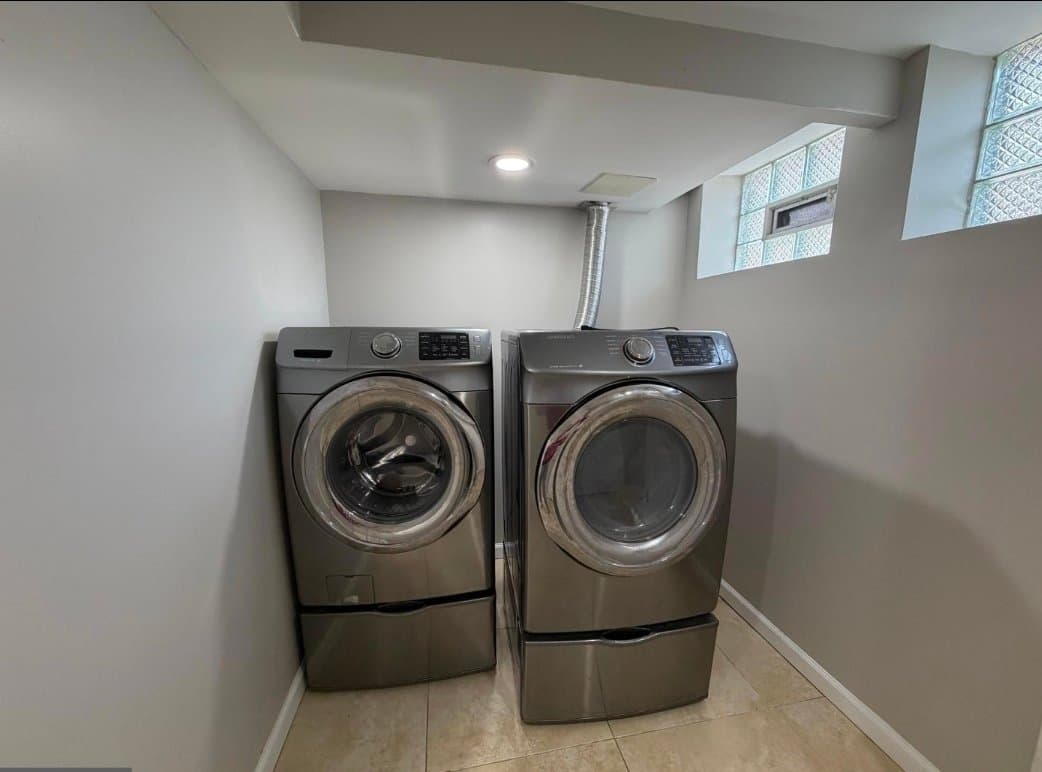 Baltimore Townhome: 4331 Brehms Lane