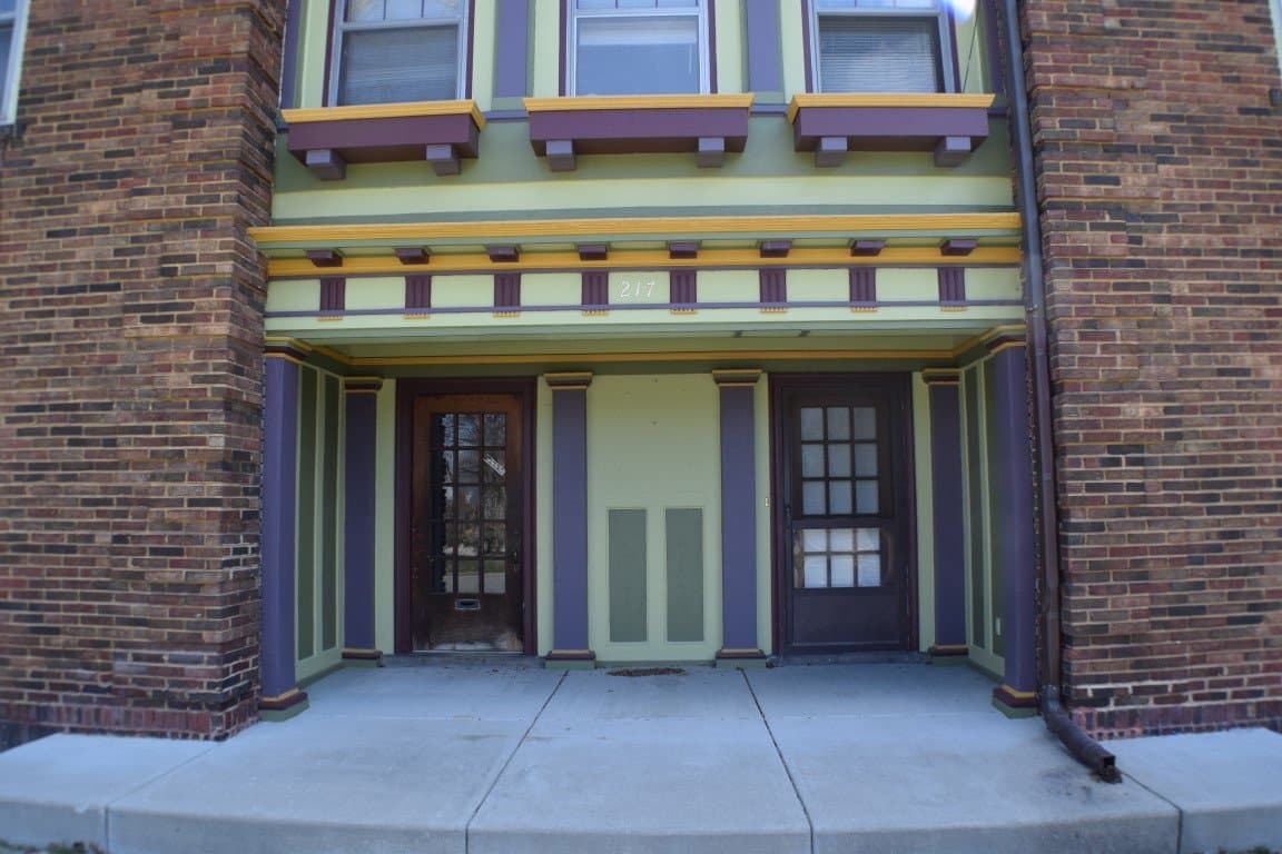 Jackson Apartment: 217 Third St.