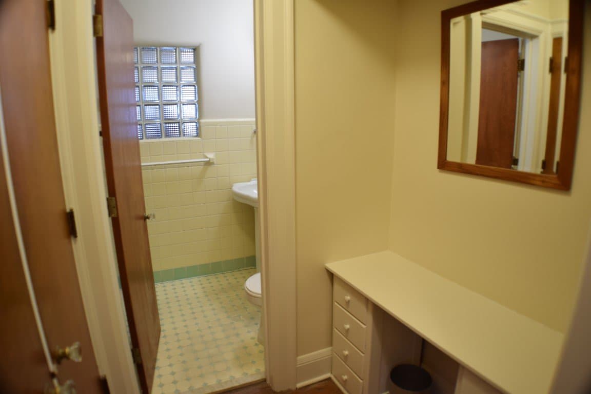 Jackson Apartment: 217 Third St.
