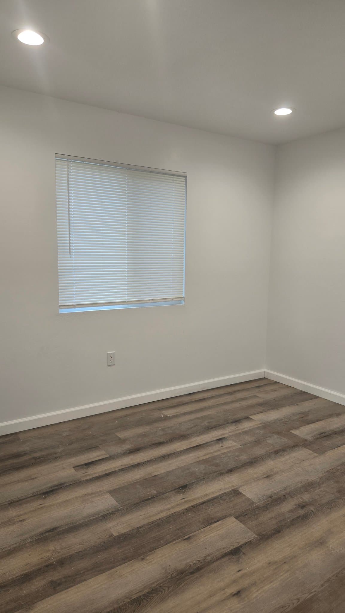 Bakersfield House: 725 31st St.