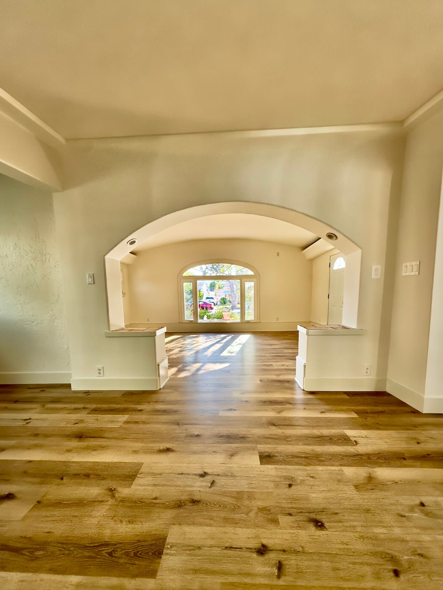Burbank House: 236 N Myers St