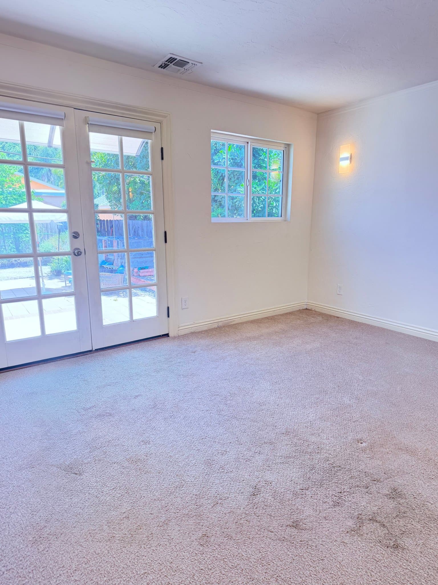 Burbank House: 236 N Myers St